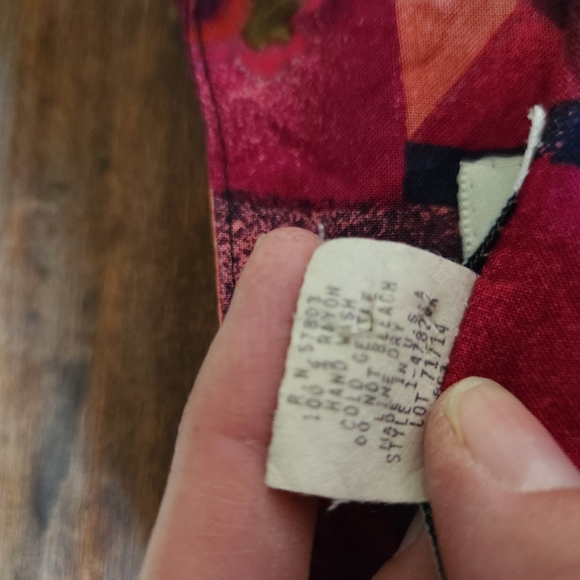 VINTAGE Bold Print Button Up Top Size 12 - Picture 10 of 11